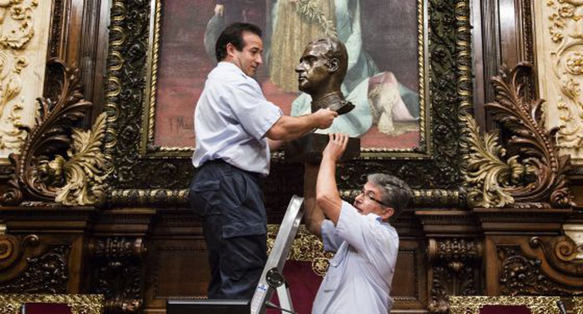 El Supremo obliga al Ayuntamiento de Barcelona a colocar la efigie del Rey en el salón de plenos