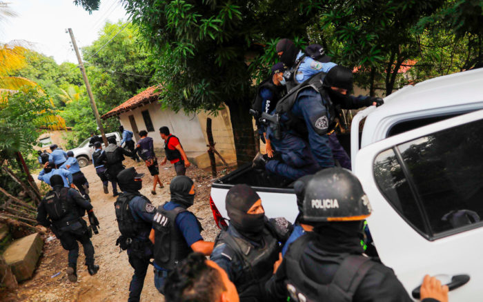 Turba de 600 aldeanos linchan en Honduras a italiano acusado de matar a indigente