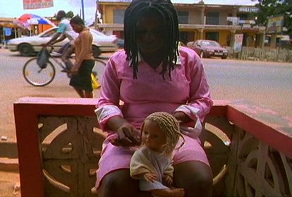 Fotograma de 'Me Broni Ba', película de Akosua Adoma Owusu.