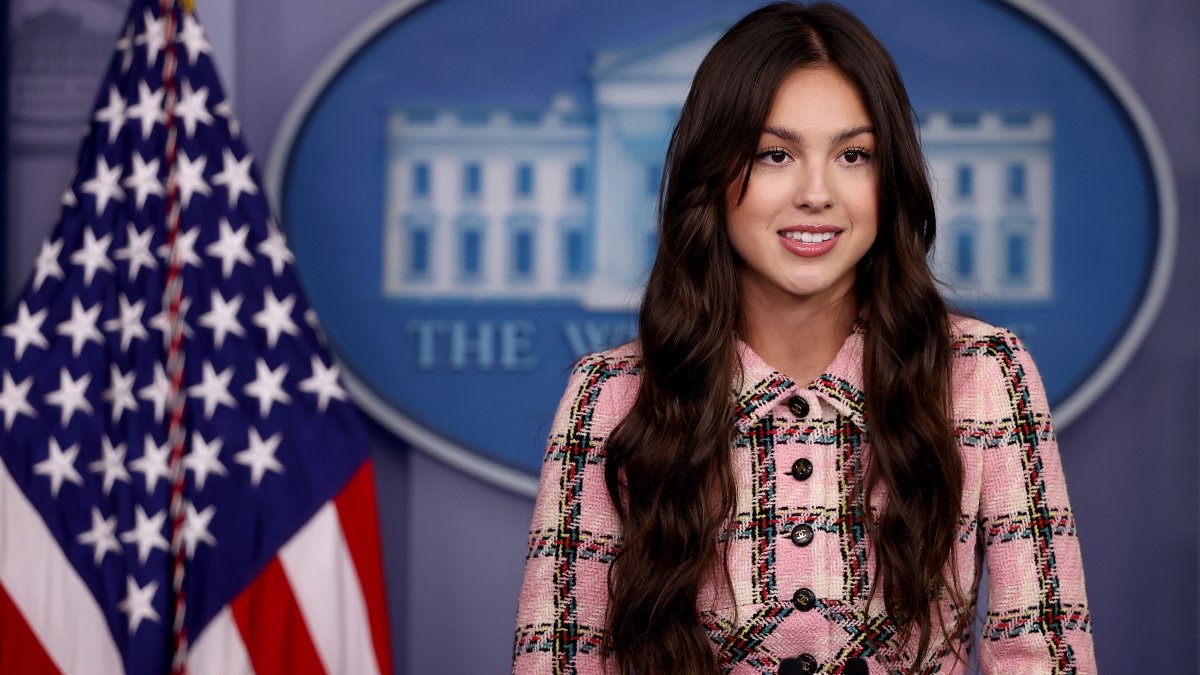 La estrella pop Olivia Rodrigo se une al presidente Biden para motivar a los jóvenes a vacunarse