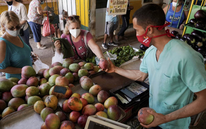 Cuba autoriza a viajeros la importación de alimentos y medicamentos sin límites ni aranceles