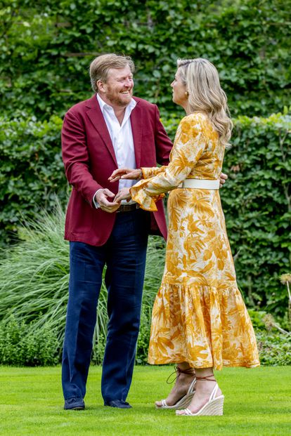 Los reyes Guillermo y Máxima de Holanda en el palacio Huis ten Bosch de La Haya en julio de 2021.