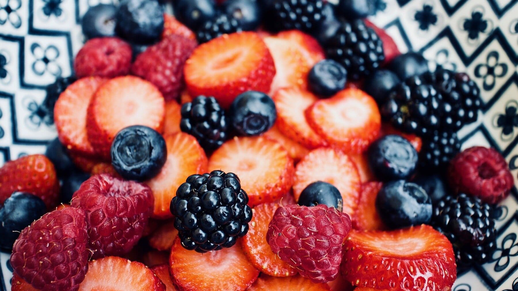 Receta de helado de frutos rojos para el verano: delicioso y saludable