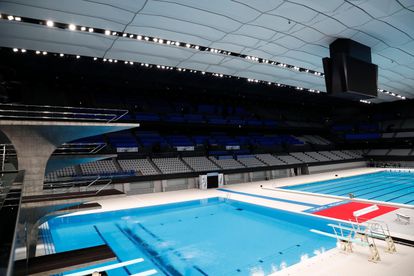 El interior del Centro Acuático de Tokio. El lugar albergará las competencias de natación, buceo y natación artística de los Juegos Olímpicos y Paralímpicos de Tokio 2020.