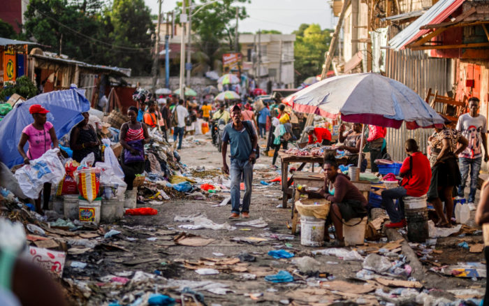 Miles de haitianos permanecen atrapados en el Caribe colombiano ante aumento de flujo migratorio