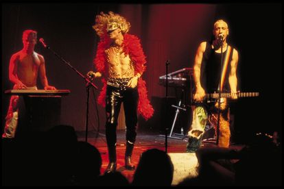 Fabio McNamara y Luis Miguélez durante una de las pocas presentaciones en directo del disco 'Rockstation'.