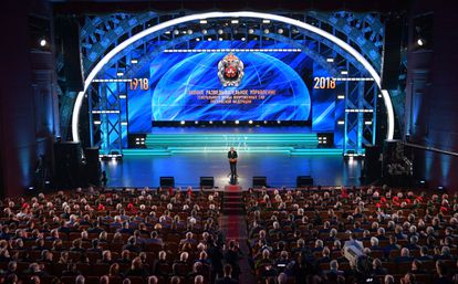 El presidente ruso Vladímir Putin pronunciando un discurso en el Teatro del Ejército Ruso, el 2 de noviembre de 2018.