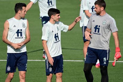 Busquets, Pedri y Unai Simón, en un entrenamiento en Las Rozas.