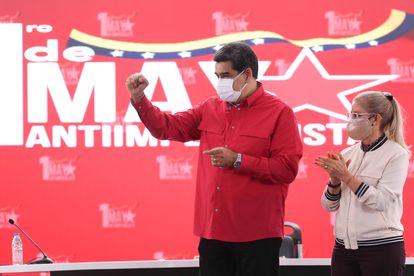 El presidente Nicolás Maduro, junto a su esposa, en un acto en Caracas en mayo.