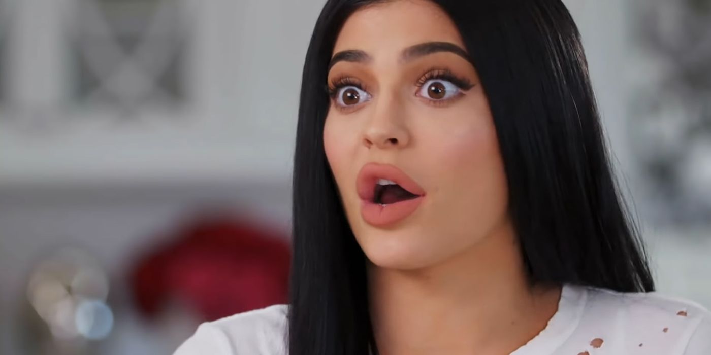 Kylie Jenner arrastró mientras promocionaba los próximos productos de Kylie Cosmetics