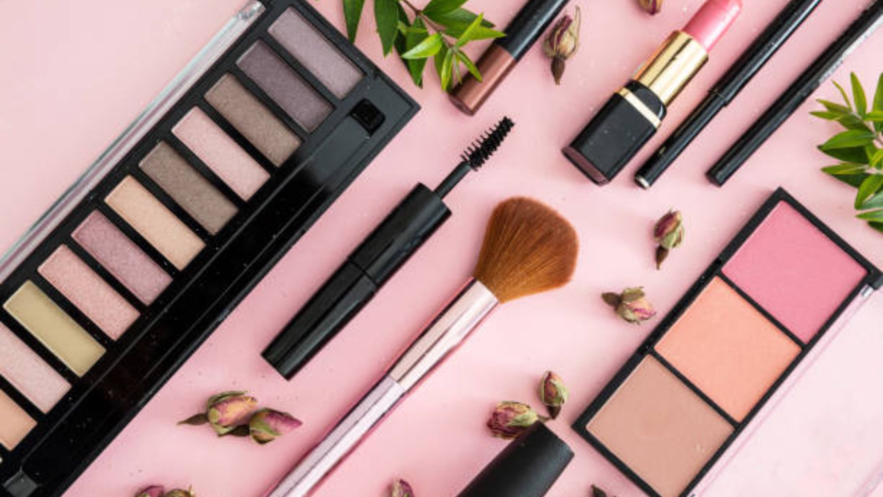 Los 11 productos que son imprescindibles para tu maquillaje