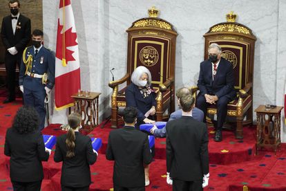 Mary Simon jura como gobernadora general de Canadá y se convierte en la primera indígena en ocupar el cargo
