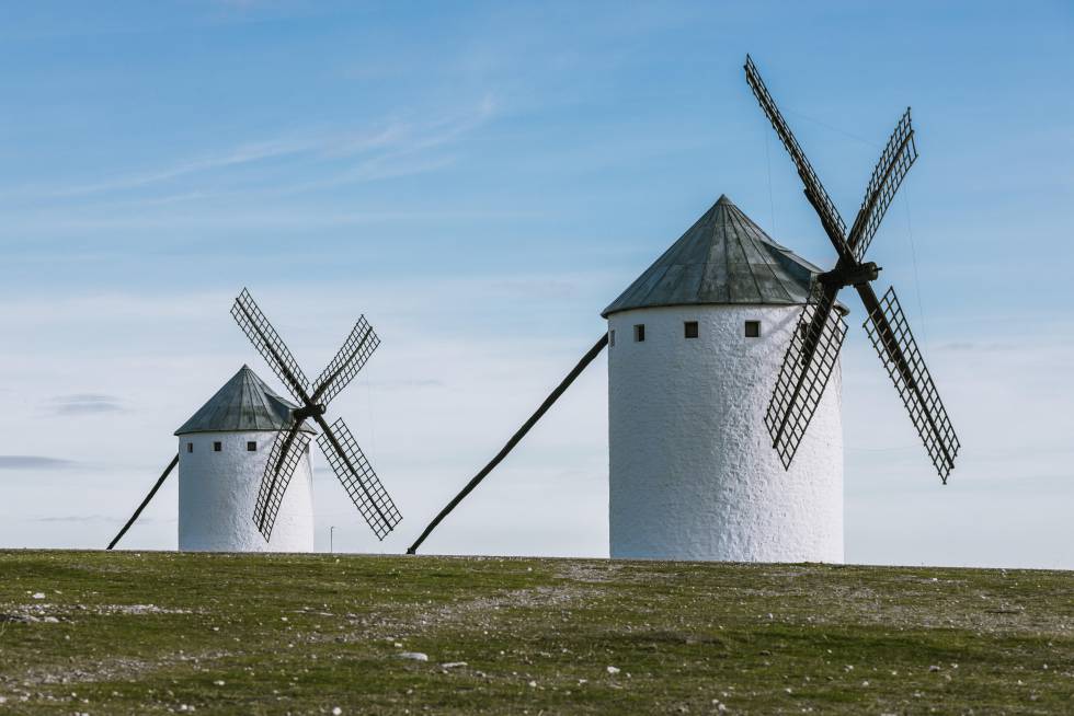 Molinos de viento del siglo XVI en Castilla la Mancha.