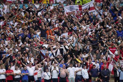 Aficionados ingleses en Wembley, en el duelo de octavos entre Inglaterra y Alemania.