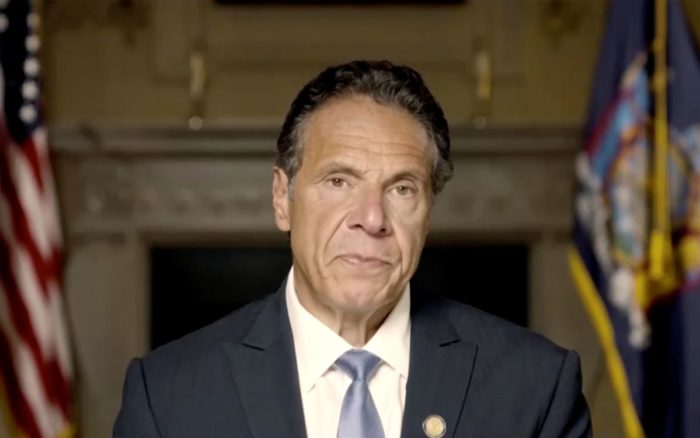 Fiscal afirma que el gobernador de Nueva York acosó sexualmente a varias mujeres; Cuomo lo niega