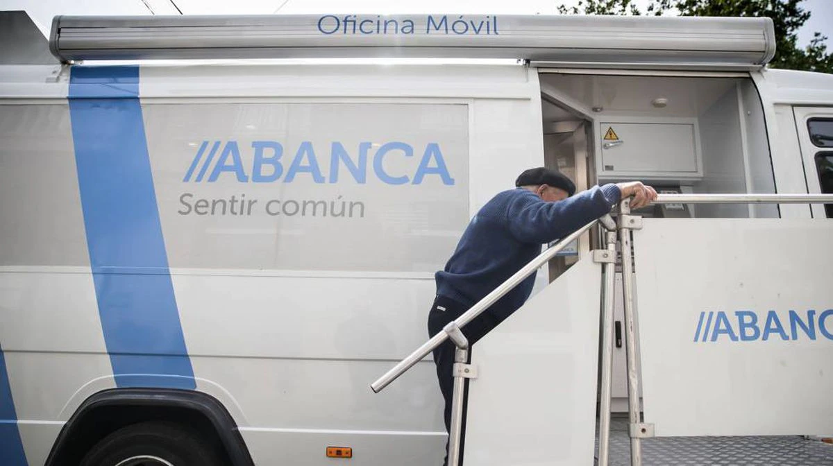 El cierre de oficinas bancarias coloca a 1,3 millones de personas en situación vulnerable en el acceso al efectivo