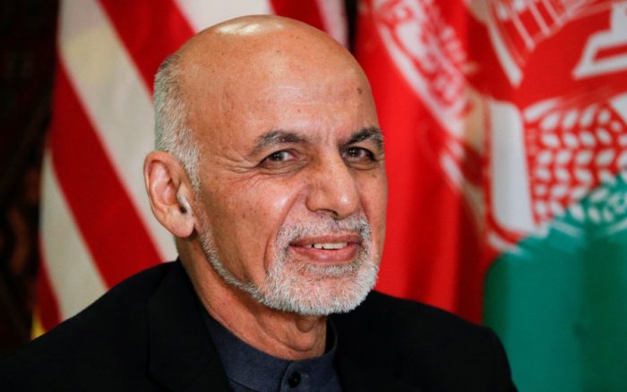 Embajada rusa en Kabul afirma que presidente afgano huyó con vehículos llenos de dinero