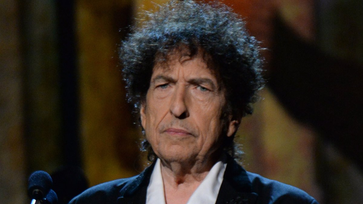 Mujer acusa a Bob Dylan de abusar sexualmente de ella cuando tenía 12 años