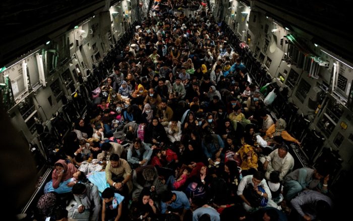 Evacuaciones desde Kabul, “uno de los puentes aéreos más difíciles de la historia”: Biden