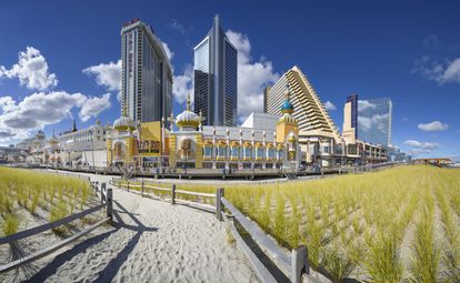 Atlantic City, famosa por sus casinos y grandes playas.