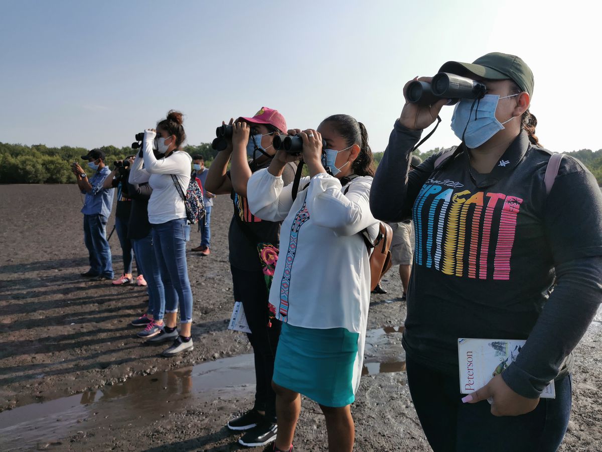 De desempleadas a guías de turismo: las mujeres de Sipacate se resisten a parar por la pandemia