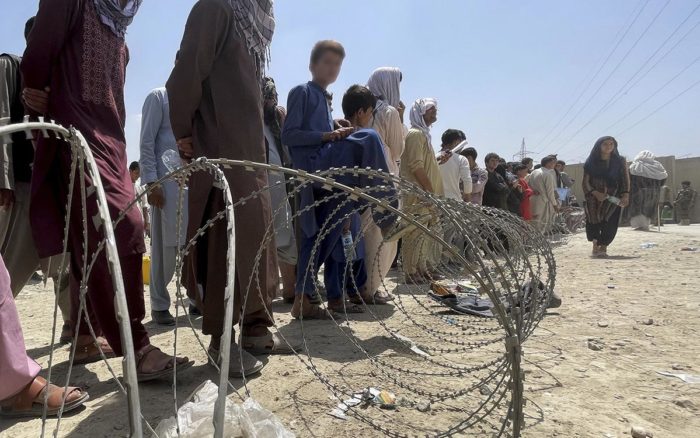 ACNUR advierte que cuando terminen las evacuaciones empezará ‘una crisis aún mayor’ en Afganistán
