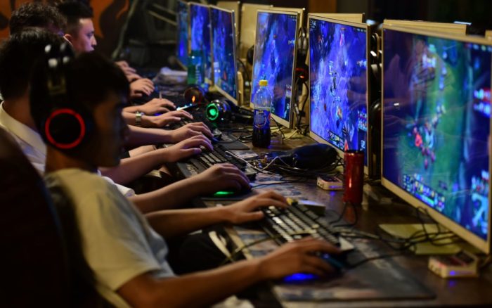 China prohíbe a menores jugar videojuegos más de 3 horas a la semana