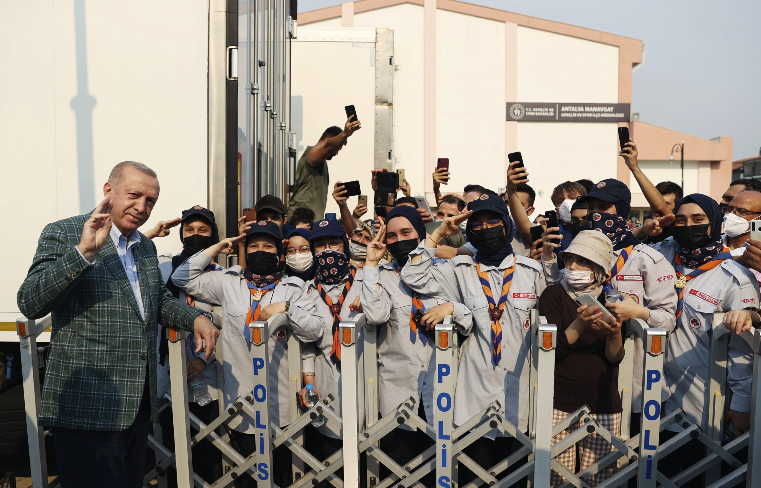 A Erdogan se le acumulan las crisis