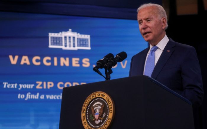 Biden pide a estadounidenses vacunarse tras la aprobación total de la FDA para Pfizer