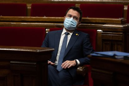 El presidente de la Generalitat de Cataluña, Pere Aragonès, durante un pleno en el Parlament.