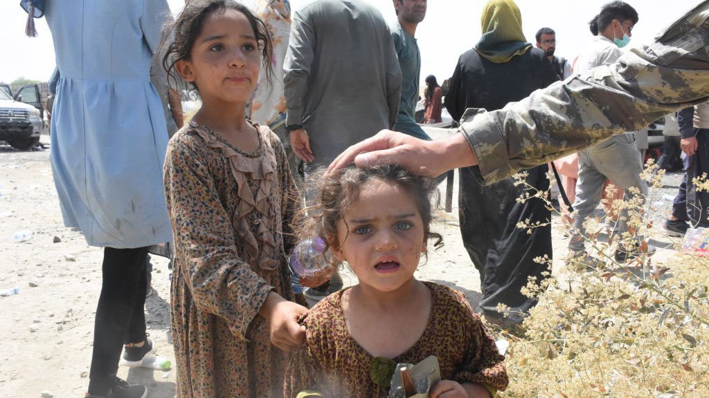 Crisis en Afganistán: se aceleran las evacuaciones en medio de amenazas