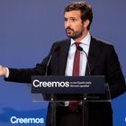 BARCELONA, 31/08/2021.- El líder del PP, Pablo Casado, durante su intervención en la mesa redonda "Unidad Nacional y Estado Autonómico frente al nacionalismo", en la que han participado representantes de varias entidades constitucionalistas como Sociedad Civil Catalana o Asamblea por una escuela bilingüe. EFE/Quique García