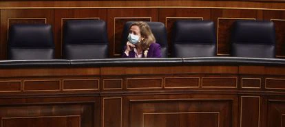 La vicepresidenta Nadia Calviño durante una sesión en el Congreso, el 17 de diciembre de 2020.