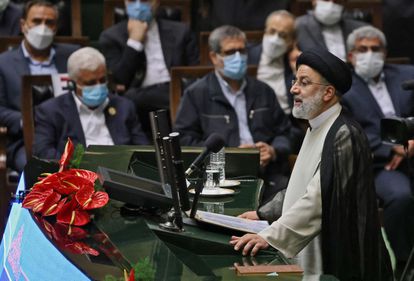 El ultraconservador Ebrahim Raisí asume la presidencia de Irán en medio de la creciente tensión con Israel