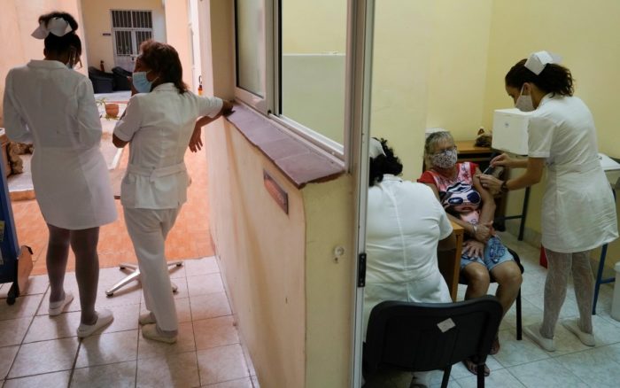 Estudios sugieren que las vacunas de Cuba protegen contra Delta