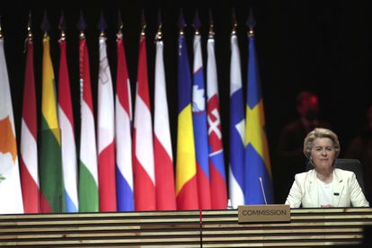 La presidenta de la Comisión Europea Ursula von der Leyen en mayo de 2021, durante la reunión de la UE en Oporto.