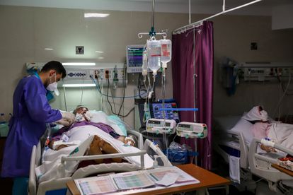 En el ensayo participan 600 hospitales de 52 países, entre ellos varios centro hospitalarios iraníes como el de la imagen.