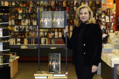  Almudena de Arteaga, en una librería de Valladolid donde presentó su novela 'Por el amor al emperador', sobre el rey Carlos V.