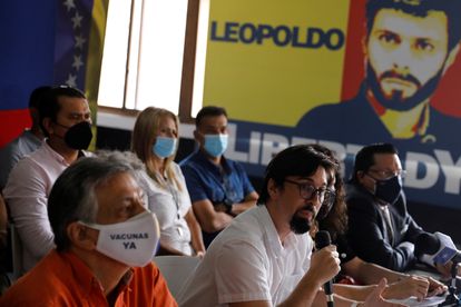 Freddy Guevara, del partido opositor Voluntad Popular, habla en una conferencia de prensa de este martes.