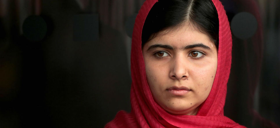 Malala pide a los países que acojan a refugiados afganos tras el avance talibán