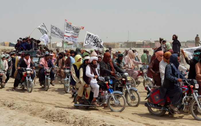 Miles de afganos podrán reasentarse en EU como refugiados, asegura el Departamento de Estado
