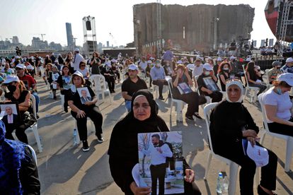 Miles de libaneses piden justicia en el puerto de Beirut para las víctimas de la explosión