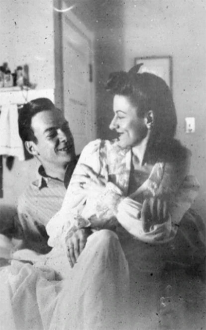 Richard Feynman y Arline Greenbaum, en la imagen del cártel de la película 'I Love My Wife'.