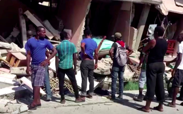 Potente terremoto en Haití deja varios muertos y reduce edificios a escombros | Videos