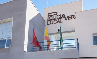 Edificio de la Policía local de Vera, en Almería.