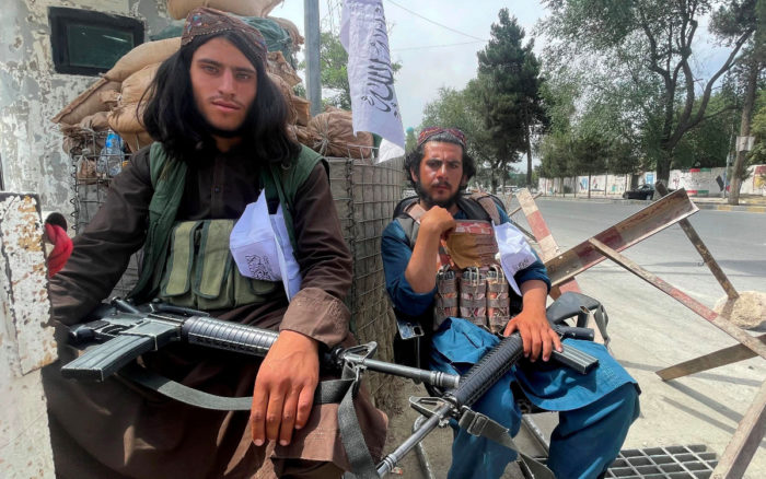 Reportan al menos tres muertos durante protestas contra los talibanes en Jalalabad