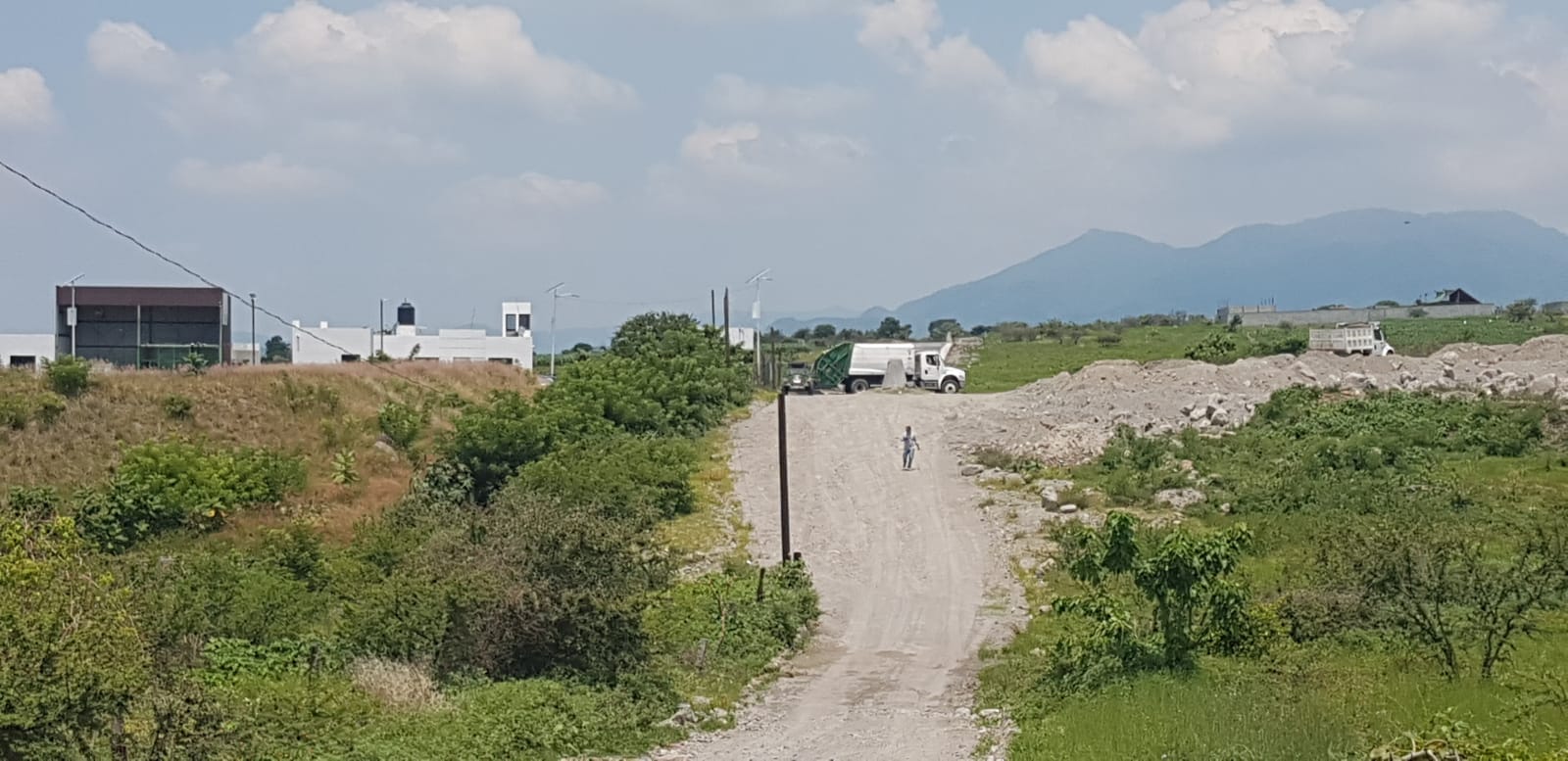 Tras 12 años sin operar, reactivan relleno sanitario en Morelos; ambientalistas exigen clausurarlo