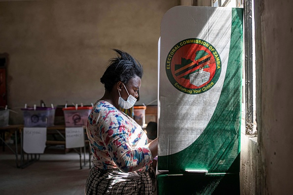 WhatsApp y otras plataformas de redes sociales restringidas en Zambia en medio de las elecciones en curso