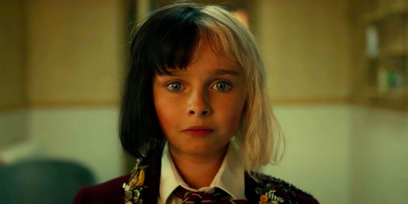 ¿Quién interpreta a la joven Cruella en la película de Emma Stone (ambas actrices)?