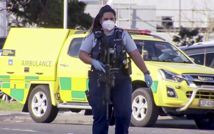 Un terrorista bajo vigilancia apuñala a seis personas en un supermercado de Nueva Zelanda